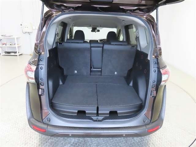 Toyota Sienta 10