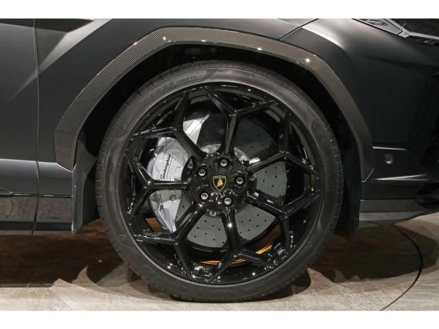 Lamborghini ウルス 8