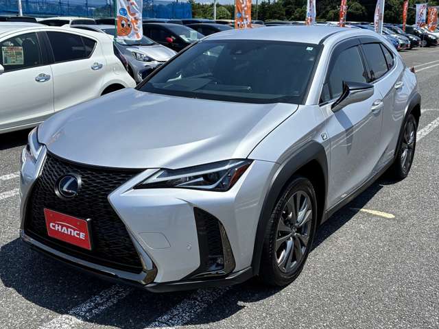 Lexus UX 6