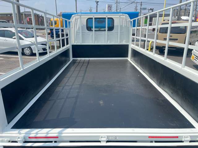Isuzu Elf 11