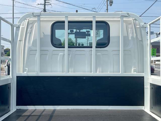 Isuzu Elf 12