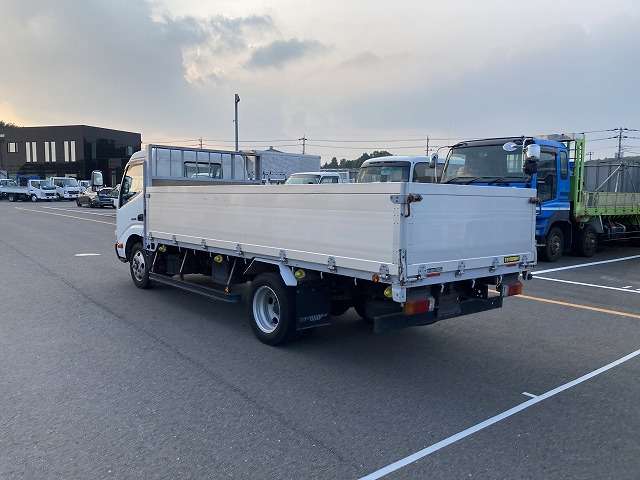 Hino Dutro 11
