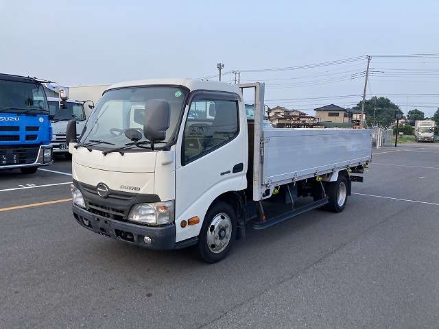 Hino Dutro 10