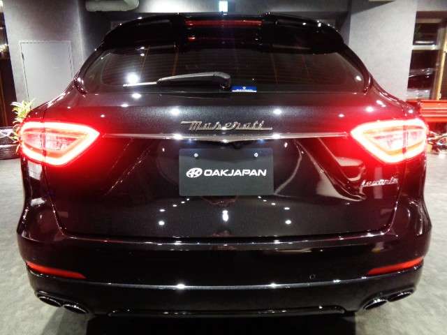 Maserati Levante 11