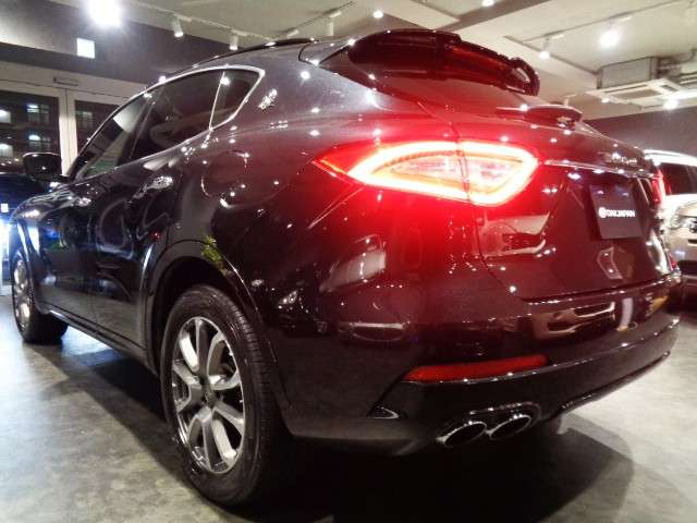 Maserati Levante 12