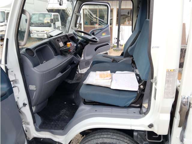 Mitsubishi Fuso Canter 5