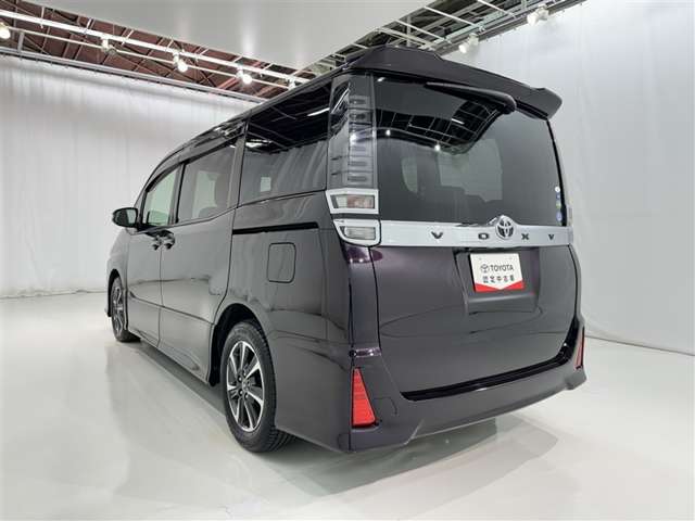 Toyota Voxy 6
