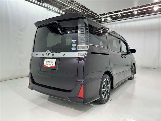 Toyota Voxy 7