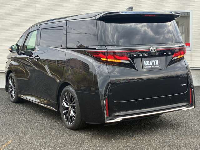 Toyota Vellfire 12