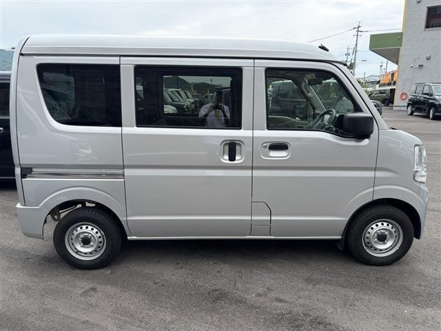 Nissan NV100 Clipper 11