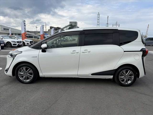 Toyota Sienta 12