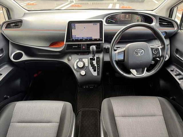 Toyota Sienta 2