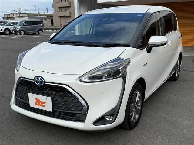 Toyota Sienta 10