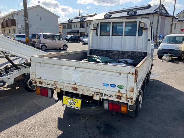 Isuzu Elf 11