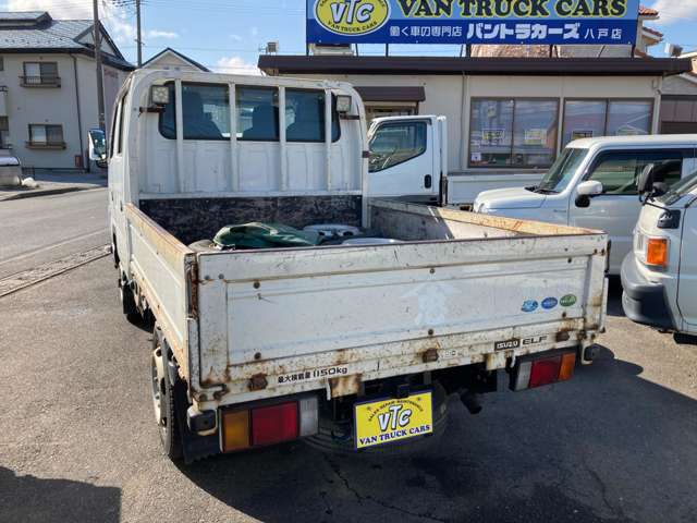 Isuzu Elf 12