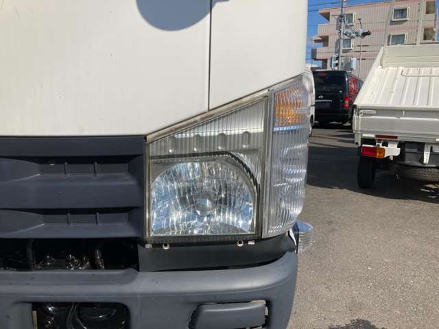 Isuzu Elf 7