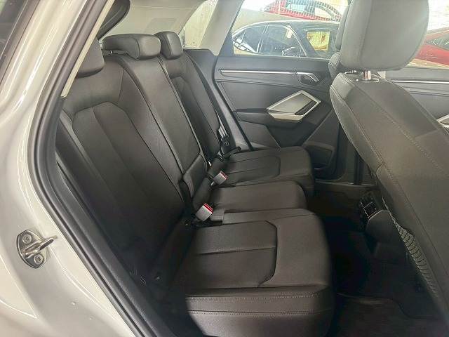 Audi Q3 12