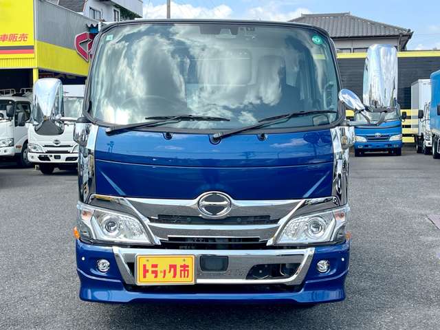 Hino Dutro 2