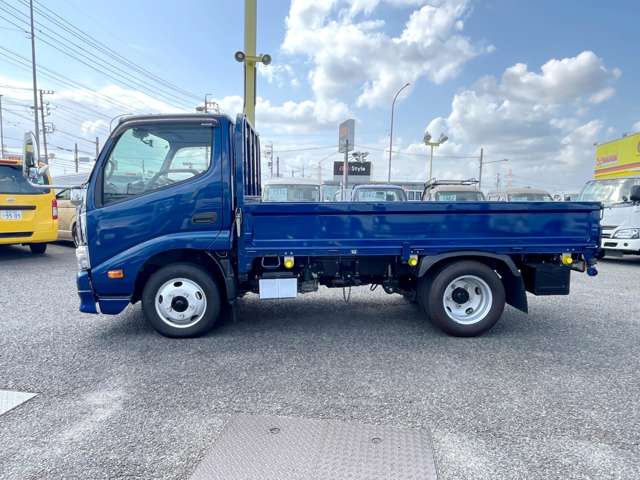 Hino Dutro 3
