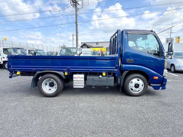 Hino Dutro 4