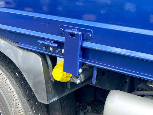 Hino Dutro 7