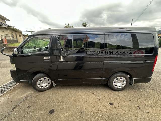 Toyota Hiace Van 5