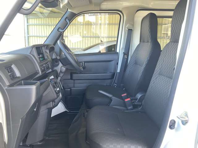 Daihatsu Hijet Cargo 11