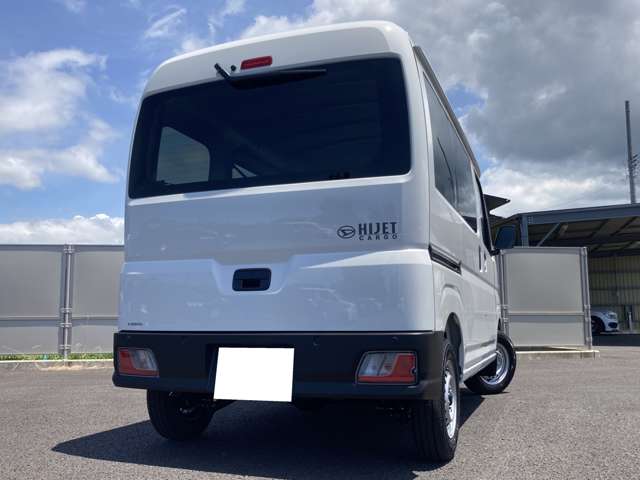 Daihatsu Hijet Cargo 6