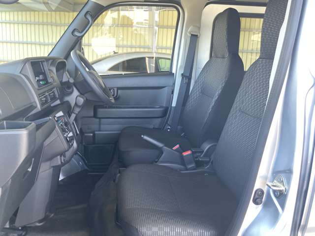Daihatsu Hijet Cargo 11