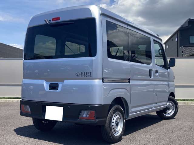 Daihatsu Hijet Cargo 7