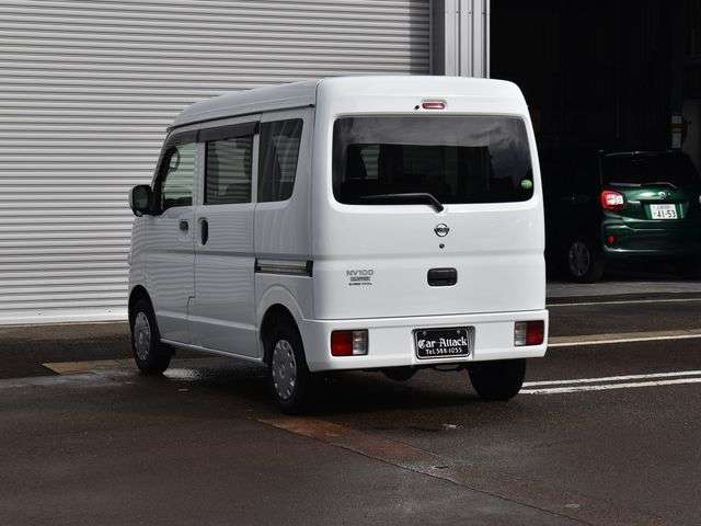 Nissan NV100 Clipper 10