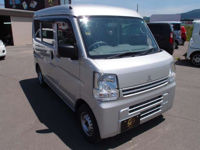 Mitsubishi Minicab Van 3
