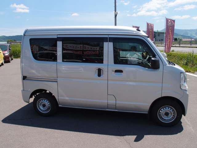 Mitsubishi Minicab Van 4