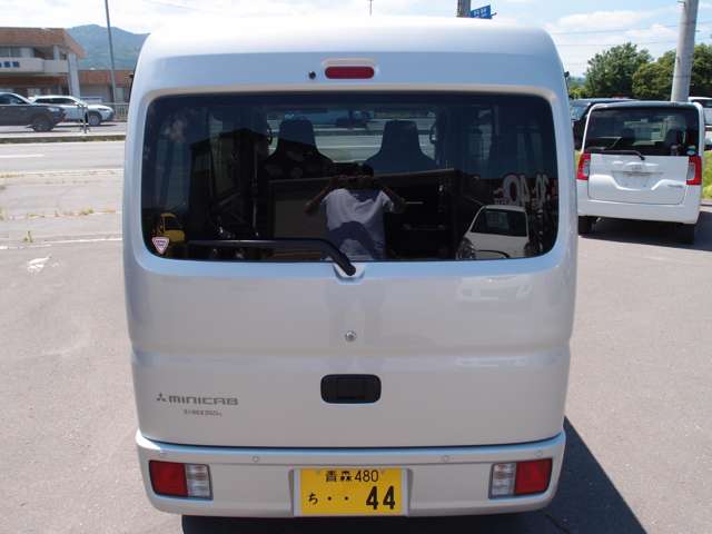 Mitsubishi Minicab Van 6