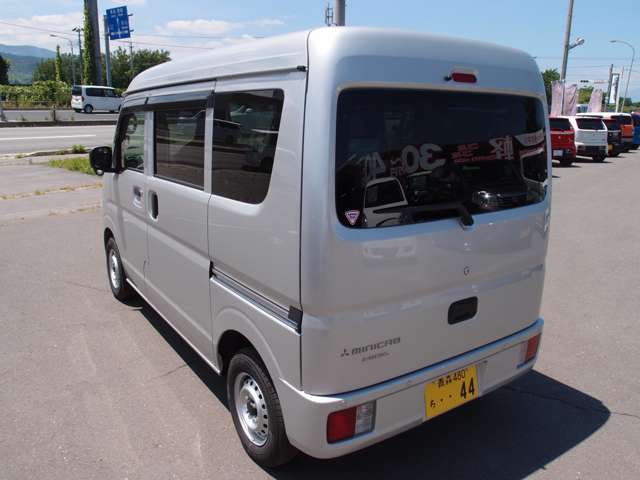 Mitsubishi Minicab Van 7