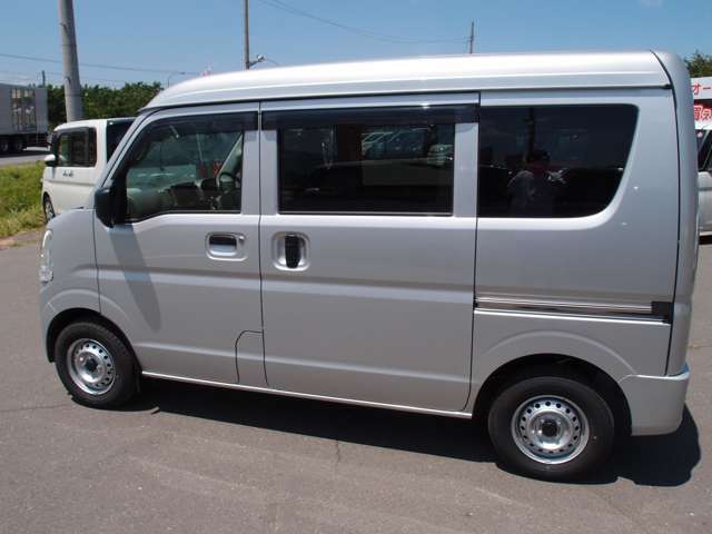 Mitsubishi Minicab Van 8