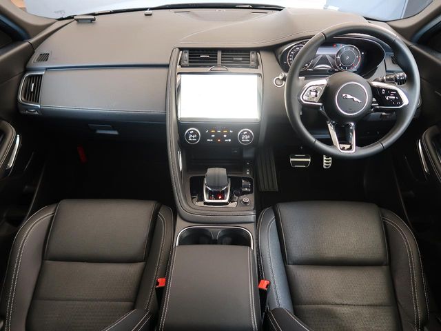 Jaguar E-Pace 2