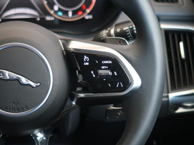 Jaguar E-Pace 3