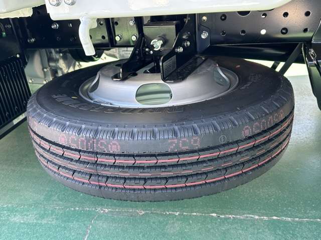Mitsubishi Fuso Canter 12