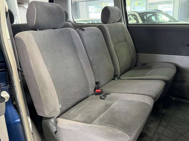 Toyota Voxy 11