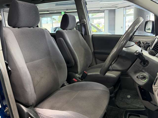 Toyota Voxy 10