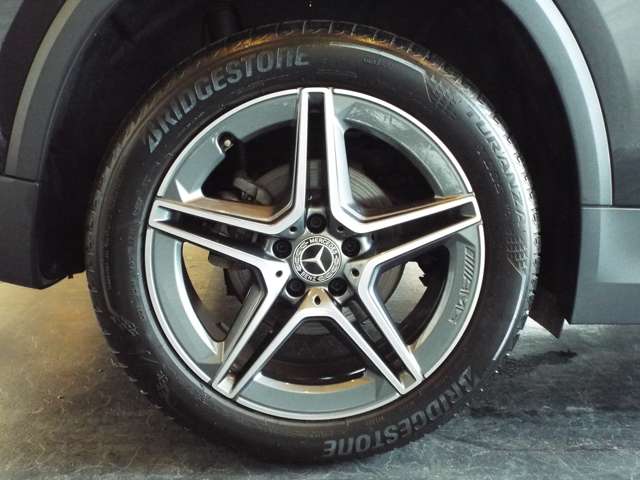 Mercedes-Benz GLA-Class 12