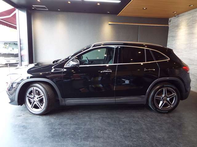 Mercedes-Benz GLA-Class 2