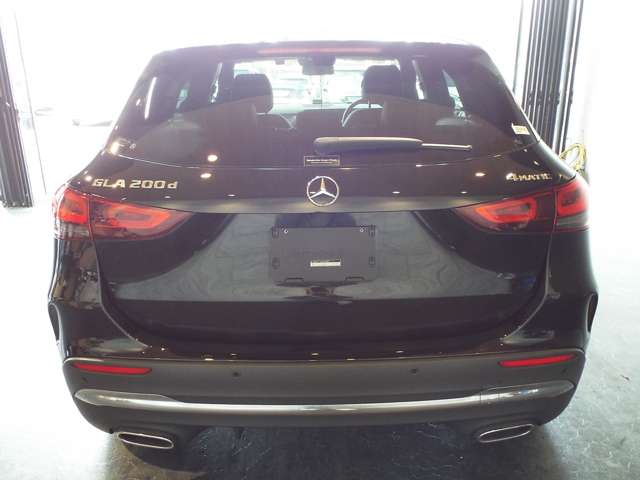 Mercedes-Benz GLA-Class 4