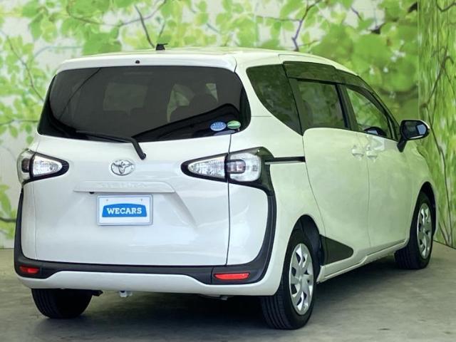 Toyota Sienta 6