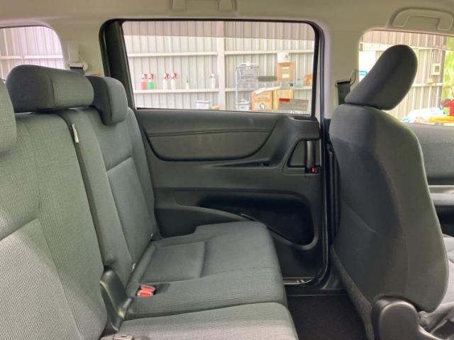 Toyota Sienta 7