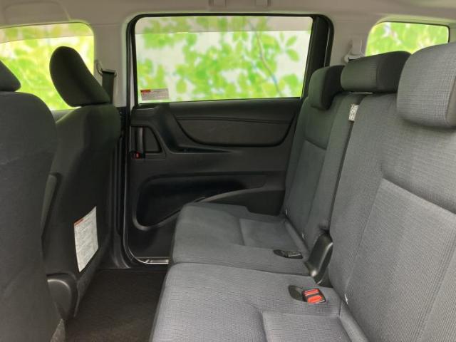 Toyota Sienta 10