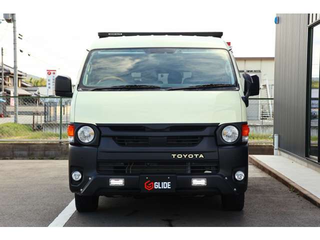 Toyota Hiace 7