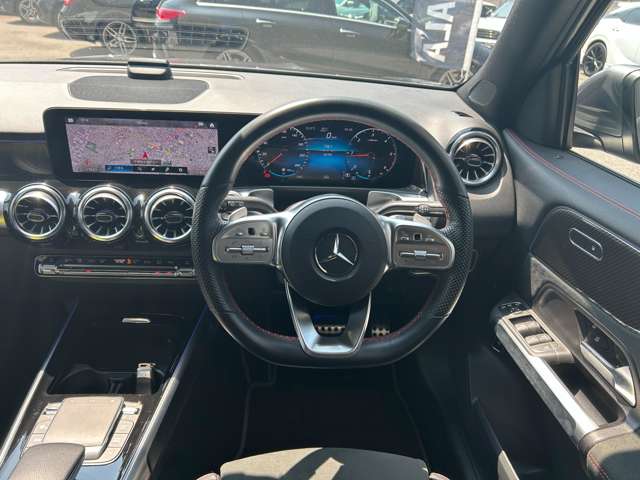 Mercedes-Benz GLB 8