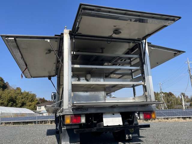 Isuzu Elf 11